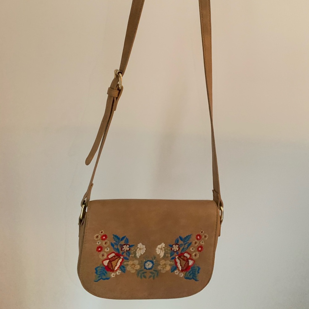 Embroidered handbag